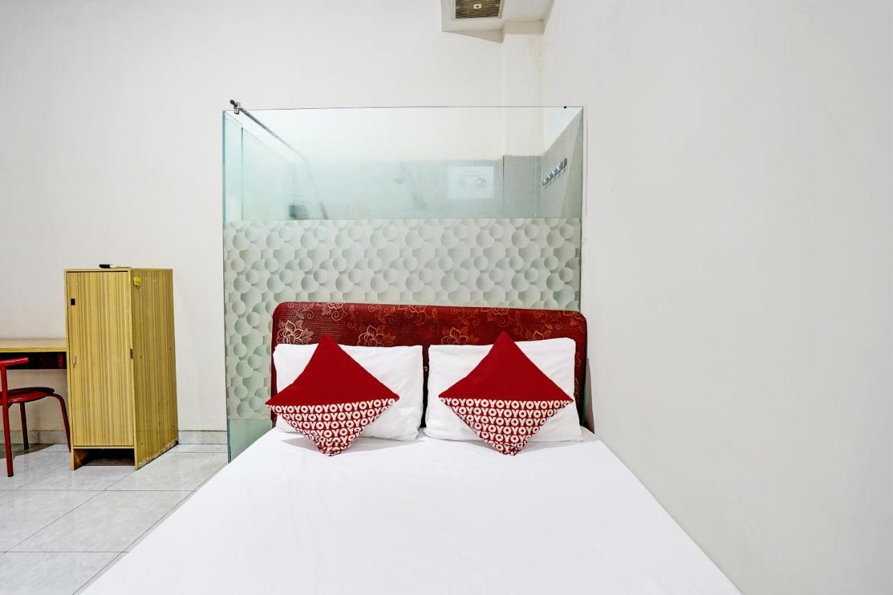 Oyo Life 92190 Arya Guest House Tulungagung Eksteriør bilde