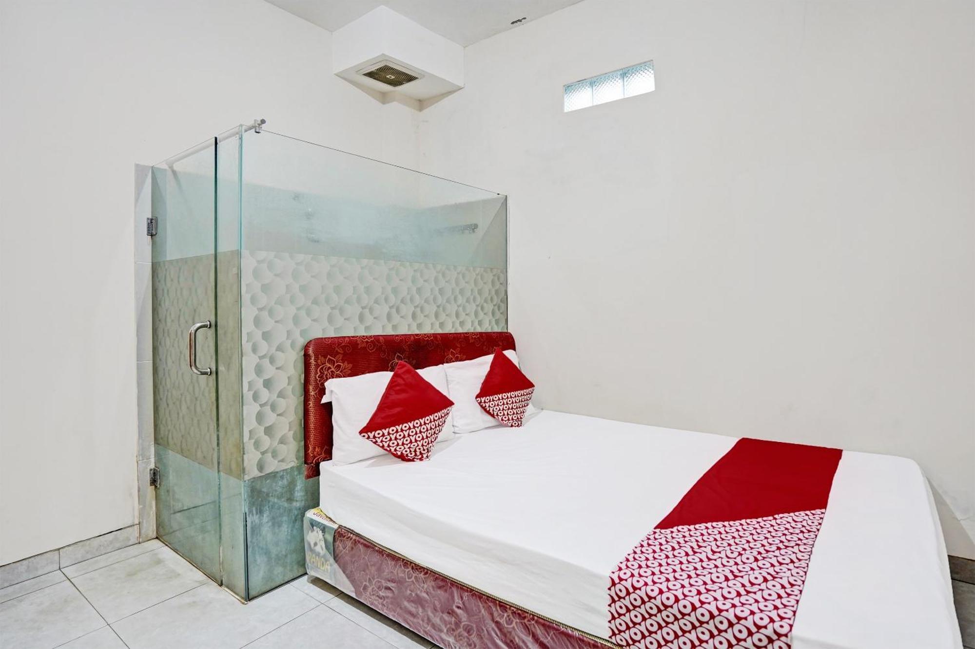 Oyo Life 92190 Arya Guest House Tulungagung Eksteriør bilde