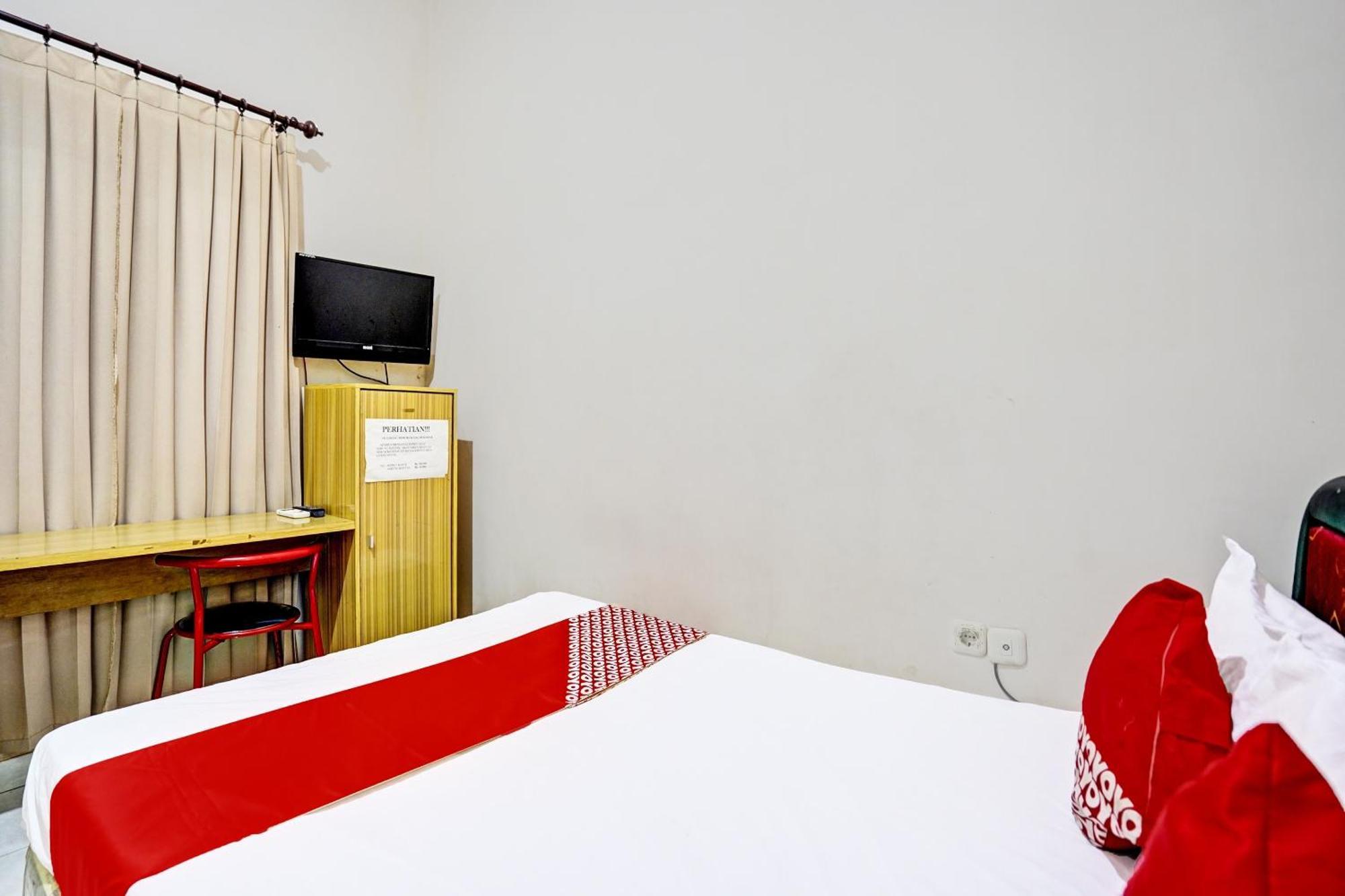 Oyo Life 92190 Arya Guest House Tulungagung Eksteriør bilde