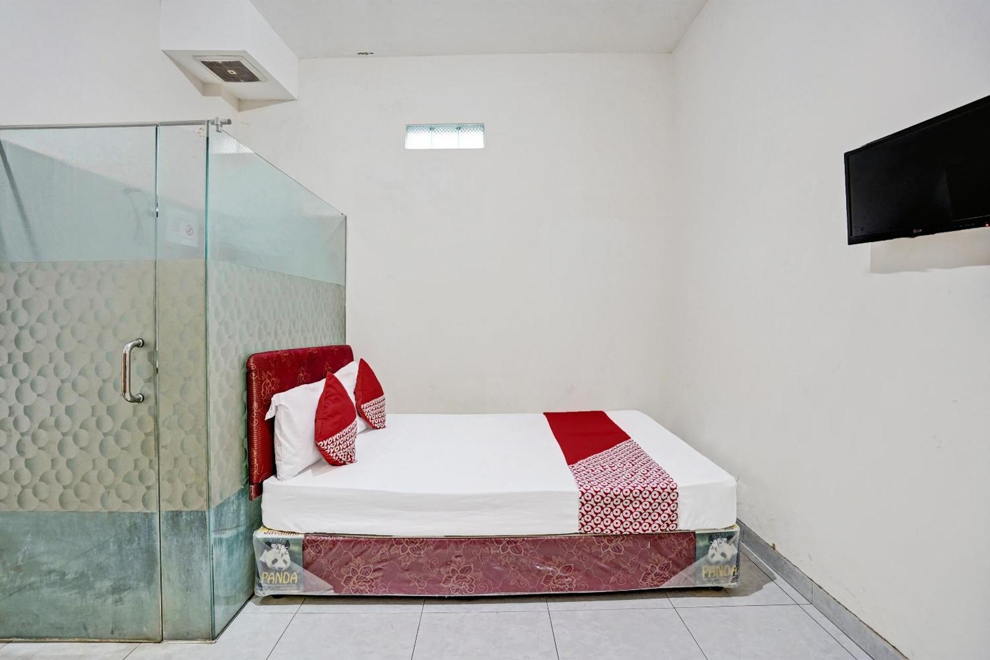 Oyo Life 92190 Arya Guest House Tulungagung Eksteriør bilde